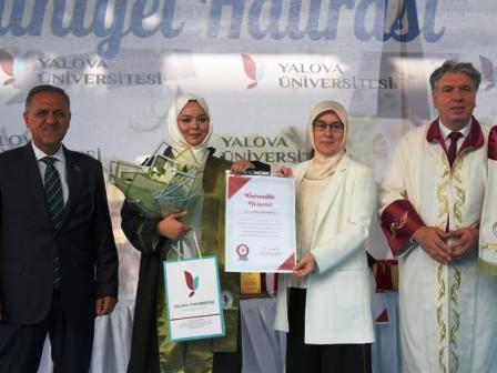Yalova Universitesinde Mezuniyet Toreni